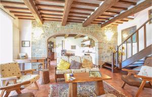 A seating area at Cozy Home In Arcidosso With Wifi
