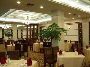 Argyle International Airport Hotel Shanghai餐厅或其他用餐的地方