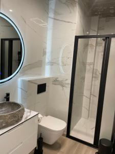 Et badeværelse på Monciskes Apartment Seaside + 23 billeder