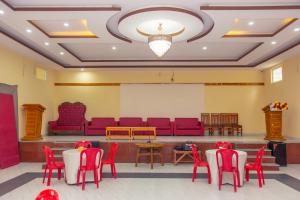 Posezení v ubytování Hotel Gyan Gauri Palace + 37 fotografií
