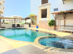 Bazén v ubytování Tanawit Hotel Hua Hin nebo v jeho okolí + 29 fotografií