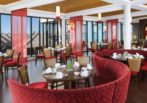 Ресторан / где поесть в 2 Bedroom Waterfront Villa Golden Palm Tree Malaysia formerly known as AVANI Sepang Goldcoast