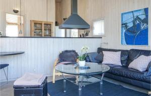 Ruang duduk di 3 Bedroom Amazing Home In Nexø
