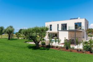 Ein Garten an der Unterkunft Lazy Olive