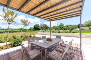 Ein Garten an der Unterkunft Lazy Olive