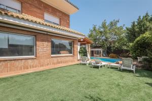 Πισίνα στο ή κοντά στο Villa Masnou