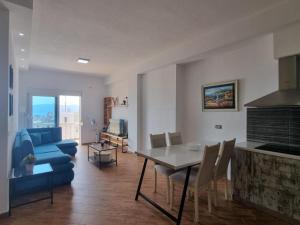 Imagen de la galería de Blue Sea View Apartment, en Sarandë