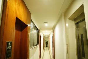TV a/nebo společenská místnost v ubytování Hotel Sai Krishna