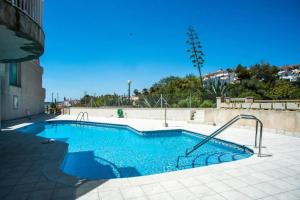 Bazén v ubytovaní Comfortable House in Sitges with Shared Pool alebo v jeho blízkosti