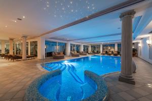 Piscina di Hotel Starkenberg o nelle vicinanze