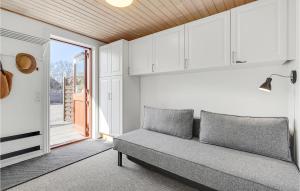 Dapur atau dapur kecil di 1 Bedroom Amazing Apartment In Rømø
