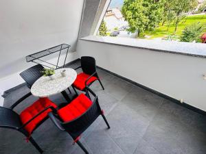 Balkón nebo terasa v ubytování Apartmani LU&LO