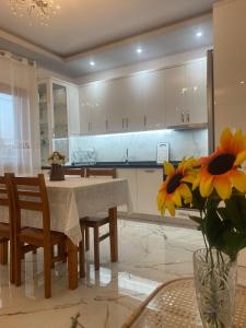 Fotografie z fotogalerie ubytování Villa ROMEO v destinaci Ofrynio