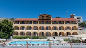Bazén v ubytování Apart Hotel Alex nebo v jeho okolí