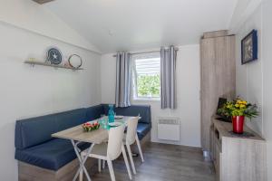 Gallery image of Mobil Home sur camping avec piscine in Saint-Jean-de-Monts