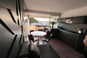 Kuchyň nebo kuchyňský kout v ubytování Naturiste Cap d'Agde Port Nature 548 + 7 fotografií