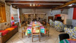 Gallery image of Gites de france 6 personnes au teil in Albaret-le-Comtal