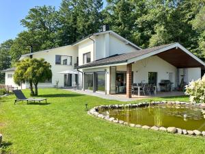 Κήπος έξω από το High-End-Haus mit Garten und Extras