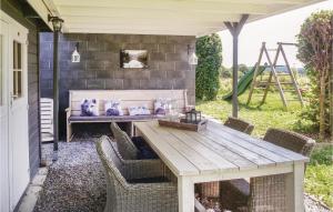 Taman di luar Holiday Home Wibrin With Fireplace 02