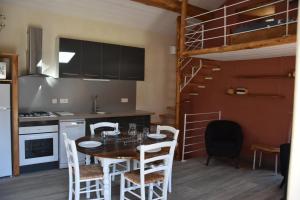 Gallery image of La vigne in Saint-Martin-de-Lansuscle