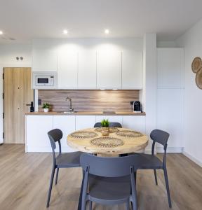 Η κουζίνα ή μικρή κουζίνα στο Apartamentos Turísticos D10