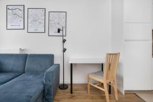 Posedenie v ubytovaní Klasyczny Apartament z Balkonem we Wrocławiu by Noclegi Renters