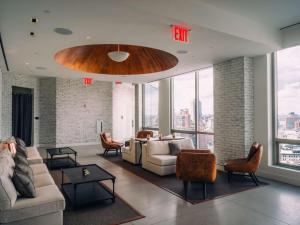 Posezení v ubytování Hotel 50 Bowery, part of JdV by Hyatt