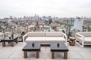 Posezení v ubytování Hotel 50 Bowery, part of JdV by Hyatt