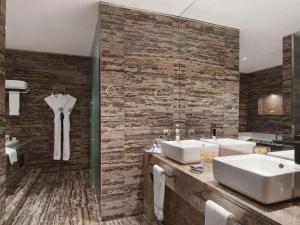 Koupelna v ubytování Fairmont Bab Al Bahr