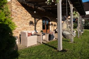 Vonkajšia záhrada v ubytovaní Folkowy Dworek SPA & Fun