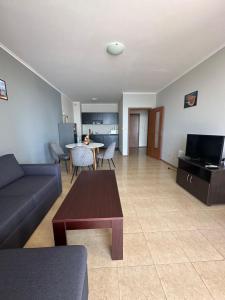 A seating area at Apartments in Panorama Beach Vigo Nessebar