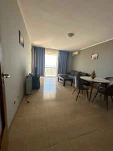 A seating area at Apartments in Panorama Beach Vigo Nessebar