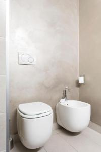 A bathroom at B&B Hotel Milano-Monza