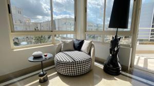 Fotografie z fotogalerie ubytování Black White: Modern Spacious v destinaci Tunis