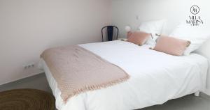 Posteľ alebo postele v izbe v ubytovaní VILLA MARINA CANNES