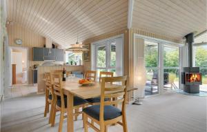 Fotografie z fotogalerie ubytování Nice Home In Vejby With Sauna v destinaci Vejby