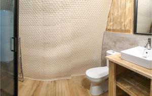 Ένα μπάνιο στο Cozy Stacaravan In Hoogersmilde