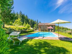 The swimming pool at or close to Apartment Certina 4 by Interhome