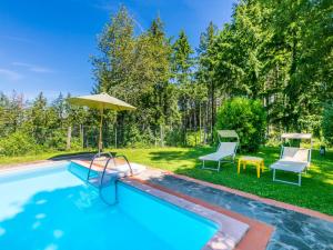 The swimming pool at or close to Apartment Certina 4 by Interhome