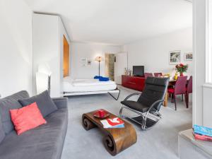 Posezení v ubytování Apartment Parkareal - Utoring-13 by Interhome