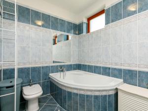 Koupelna v ubytování Apartment Elisabeta 01 by Interhome