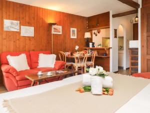 Köök või kööginurk majutusasutuses Apartment Vert Pré 3 by Interhome