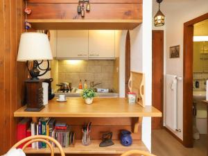 Kuchyň nebo kuchyňský kout v ubytování Apartment Vert Pré 3 by Interhome