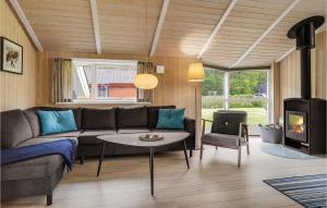 Posezení v ubytování Holiday Home Pøt Strandby Juelsminde T