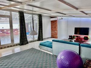 Televisyen dan/atau pusat hiburan di Duplex80