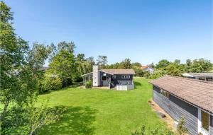 Budova, kde se prázdninový dům nachází + 17 fotografií