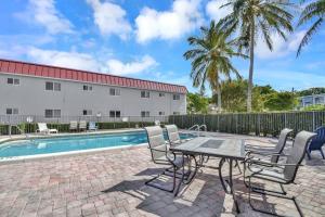 Fotografie z fotogalerie ubytování Stylish Hideaway Pool Downtown Boca v destinaci Boca Raton