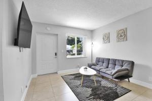 Fotografie z fotogalerie ubytování Stylish Hideaway Pool Downtown Boca v destinaci Boca Raton