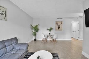 Fotografie z fotogalerie ubytování Stylish Hideaway Pool Downtown Boca v destinaci Boca Raton