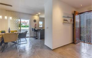 Fotografie z fotogalerie ubytování Three-Bedroom Apartment In Barban v destinaci Barban